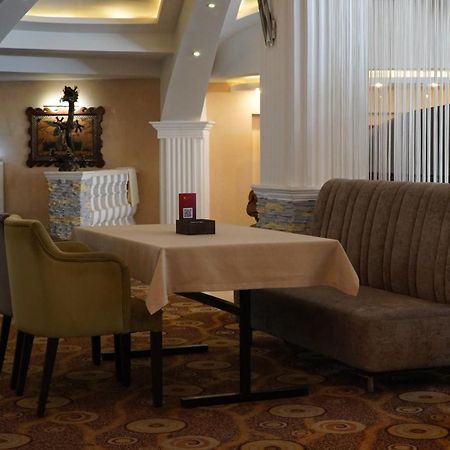 Golden Dragon Hotel Bishkek Exterior photo