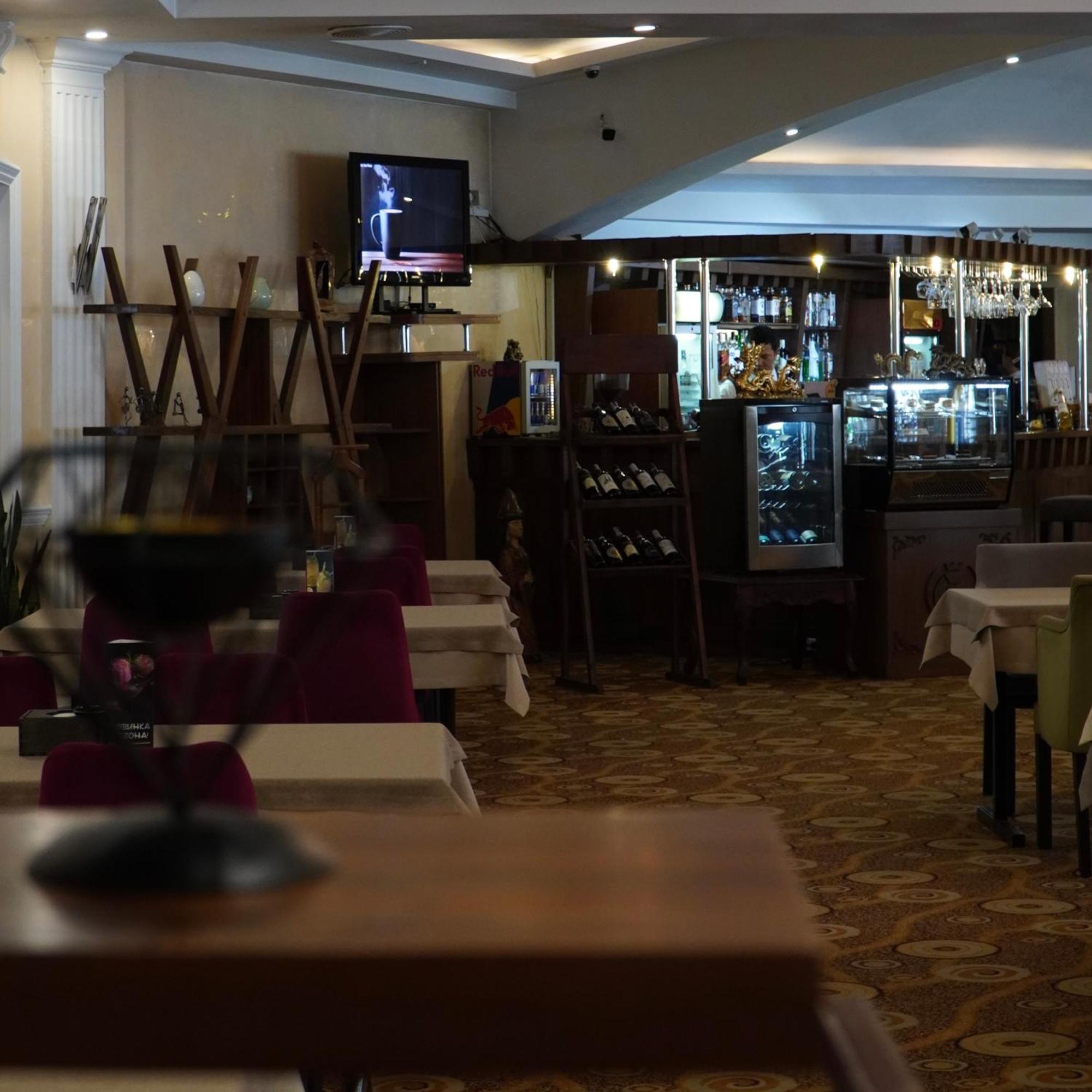 Golden Dragon Hotel Bishkek Exterior photo