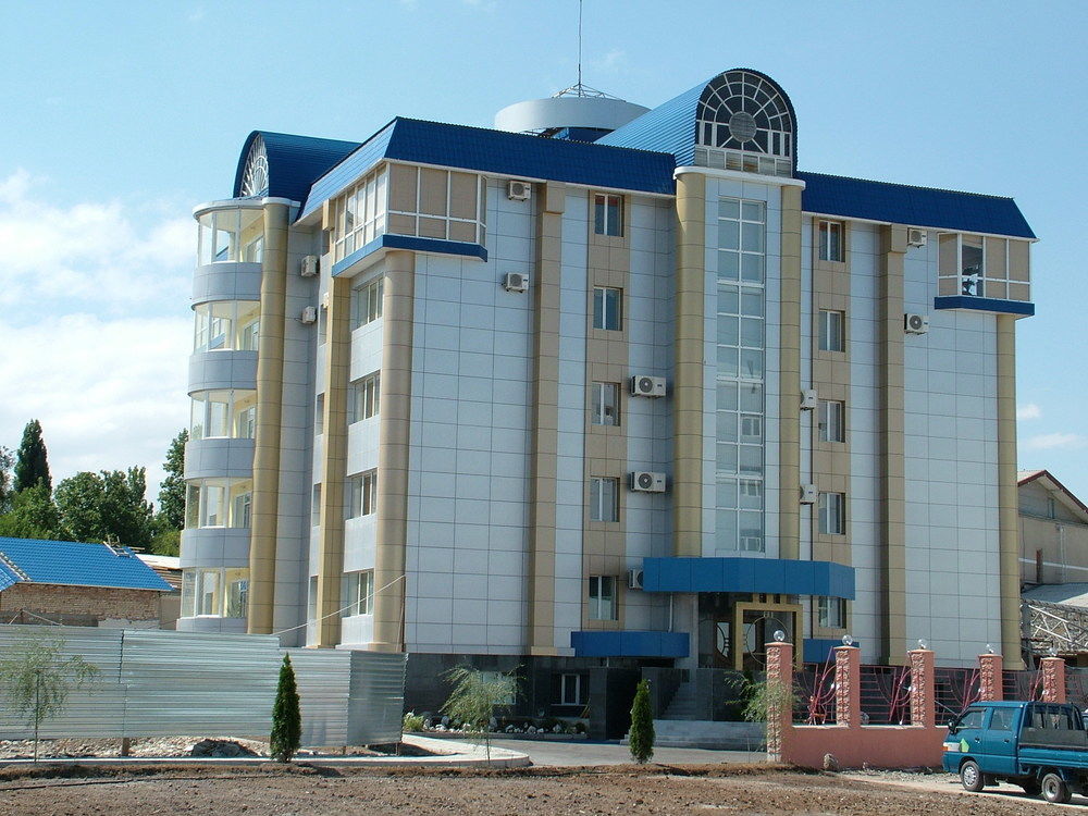 Golden Dragon Hotel Bishkek Exterior photo